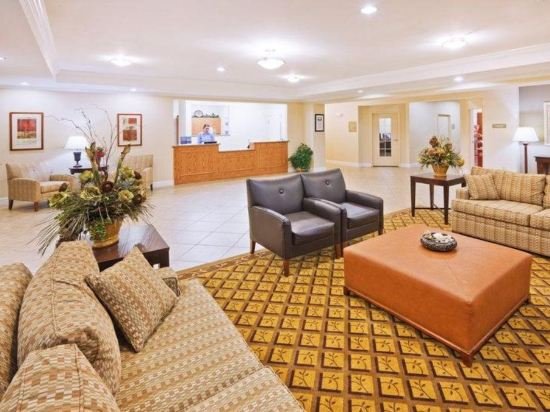 Фото Candlewood Suites Midland Sw, an Ihg Hotel