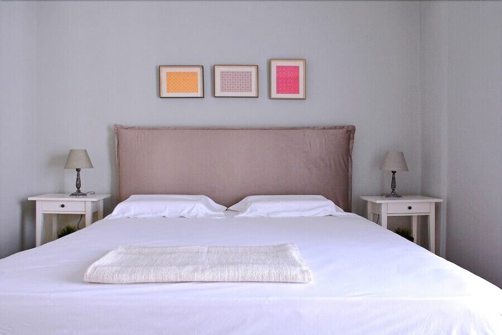Фото Three Bedrooms Apartment in City Center