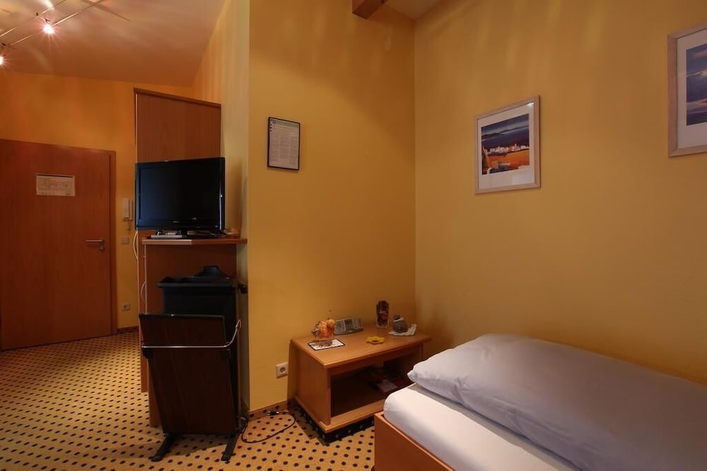 Фото Au P'tit Max - Studios Hotel