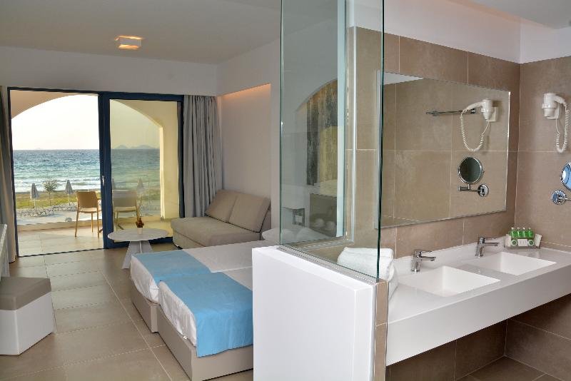 Фото Aeolos Beach Hotel