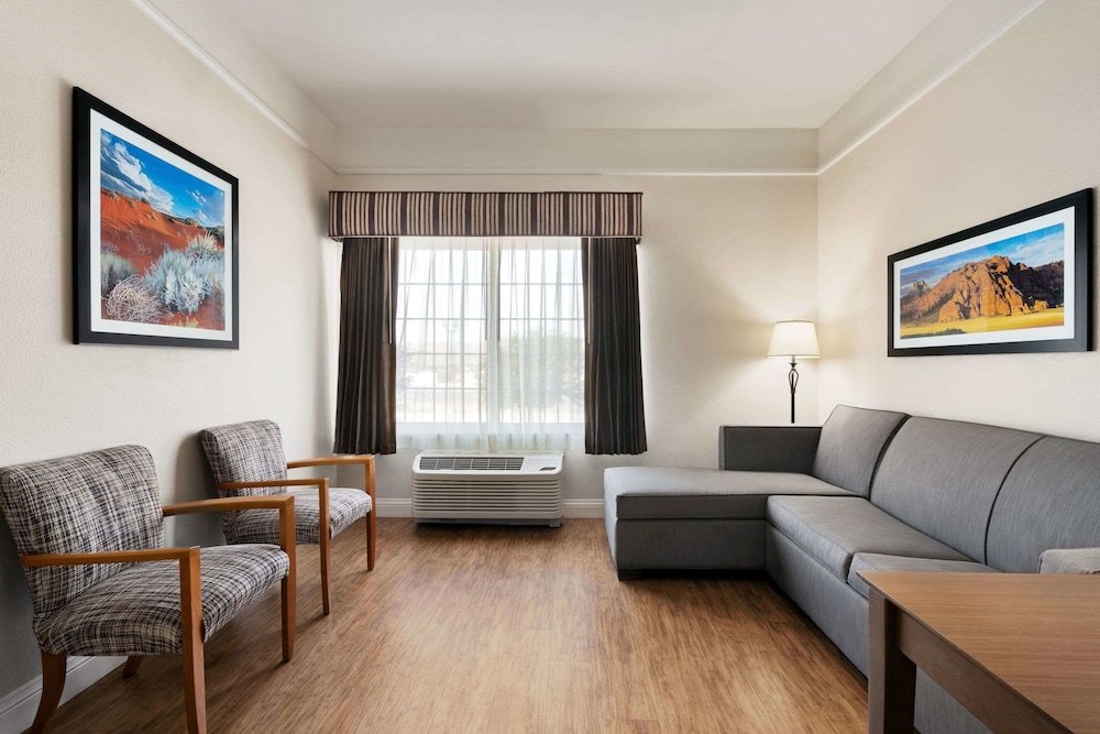 Фото La Quinta Inn & Suites by Wyndham St. George