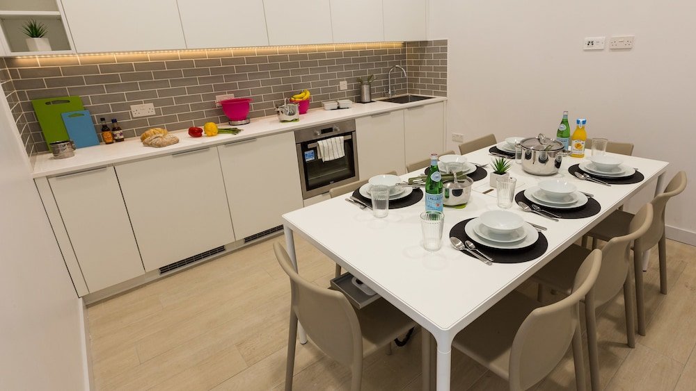 Фото Portsmouth Serviced Apartments