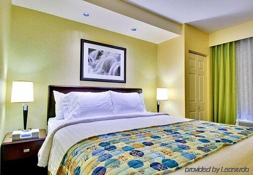 Гостиница SpringHill Suites by Marriott Corona Riverside в Короне