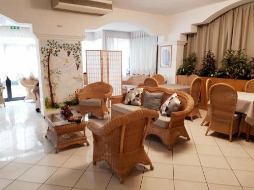 Гостиница Hotel Arlecchino в Червии