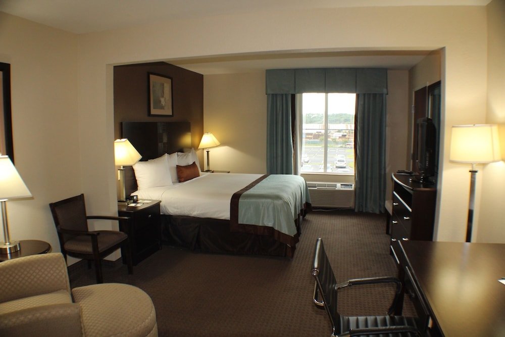 Фото Wingate by Wyndham Southport