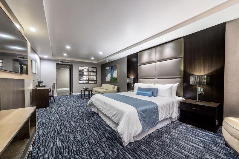 Фото Hotel Pueblo Amigo Plaza & Casino