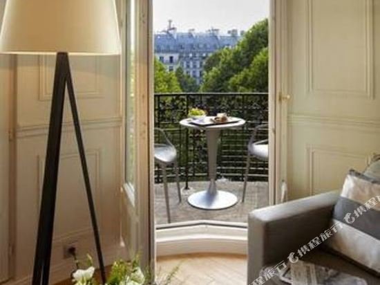 Фото La Clef Louvre Paris