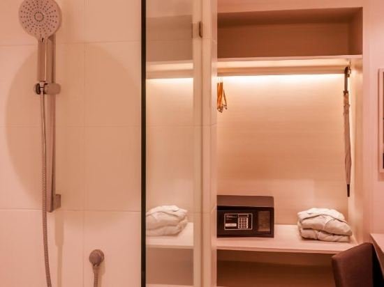 Фото Suasana All Suites Hotel