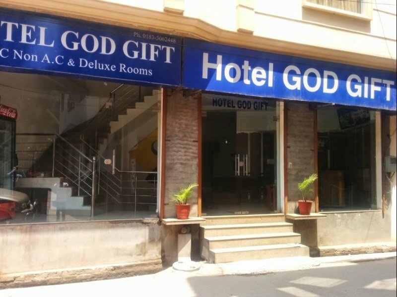 Гостиница Hotel God Gift в Амритсаре