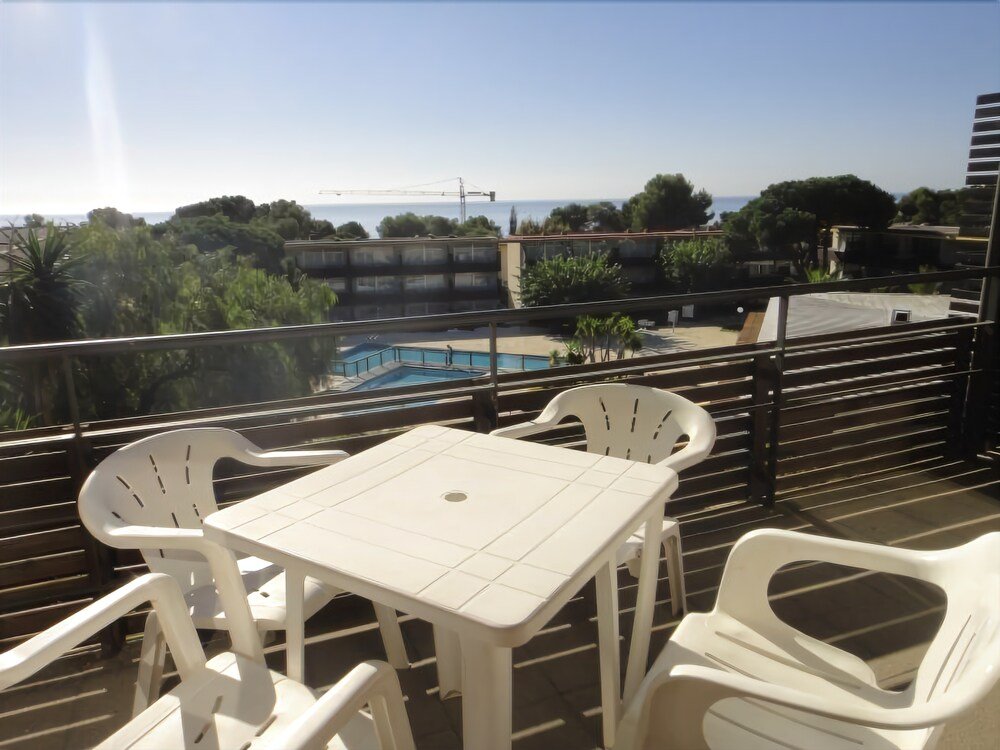 Фото Aparthotel Comtat Sant Jordi