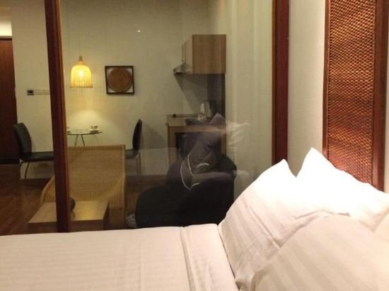 Фото 5ive Beach House Hotel