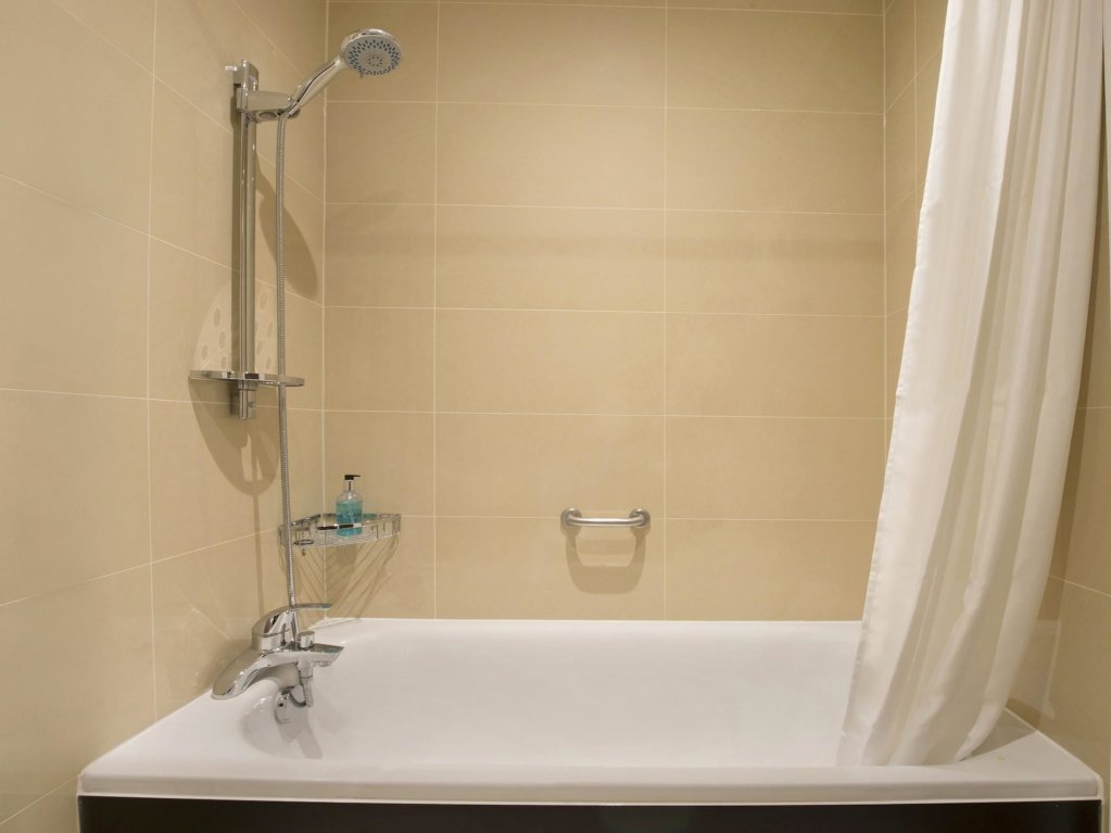 Фото Oyo Townhouse 30 Sussex Hotel