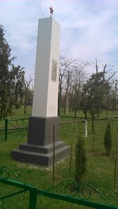 Обелиск воинам, погибшим в Великой Отечественной войне в 1941-1945 гг (Чеченская Республика, Шелковской район, Бурунское сельское поселение, село Бурунское, улица Ветеранов), памятник, мемориал в Чеченской Республике