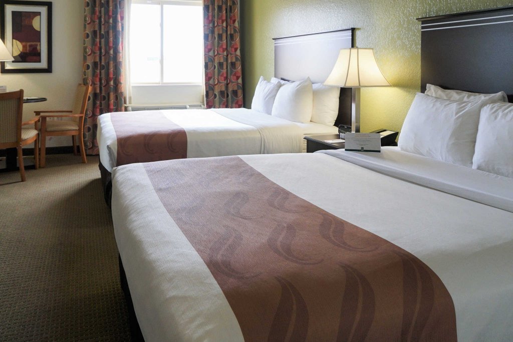 Фото Quality Inn & Suites Denver International Airport