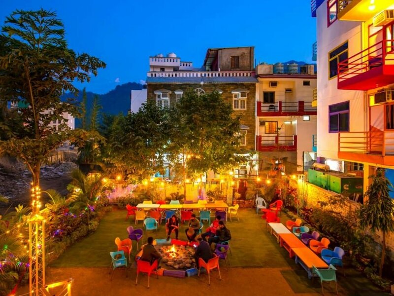 Гостиница GoSTOPS Rishikesh Tapovan - Hostel в Ришикеше