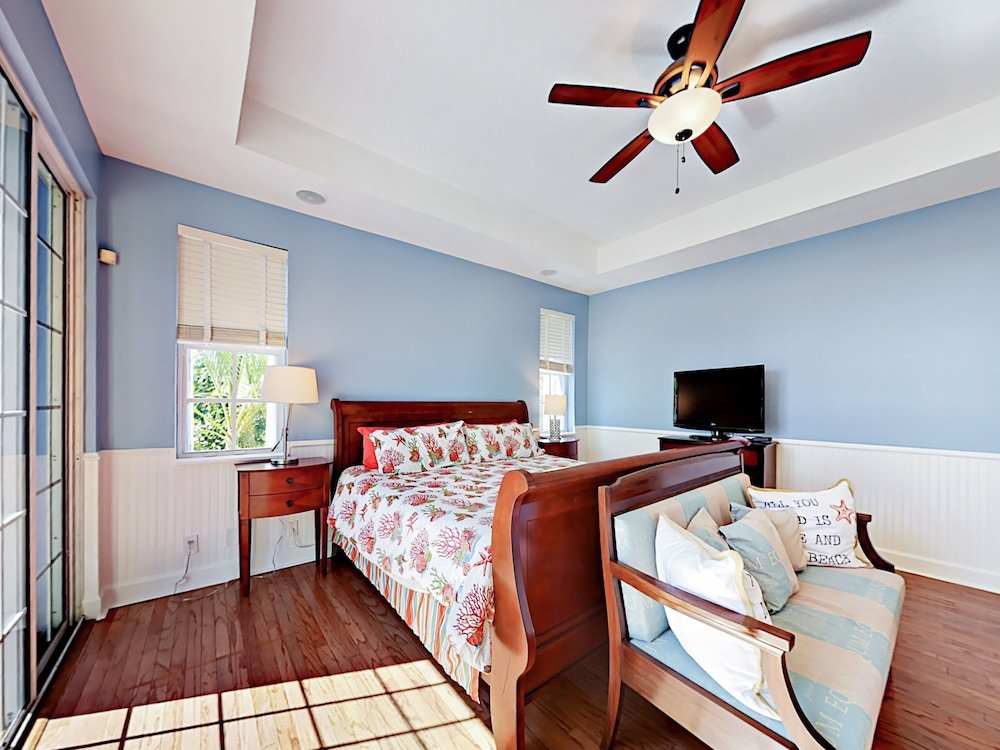 Фото 10 Ne 7th Street Home 3 Bedrooms 2.5 Bathrooms Home