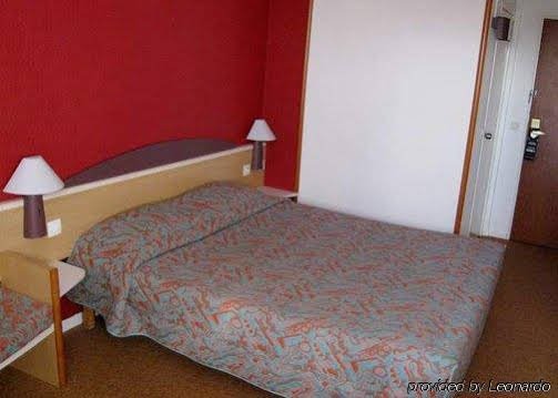 Фото Brit Hotel Calais Hauts de France