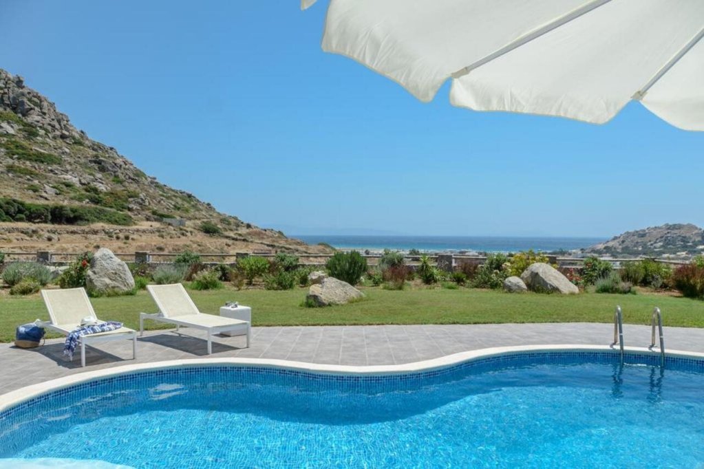 Фото Naxos Luxury Villas