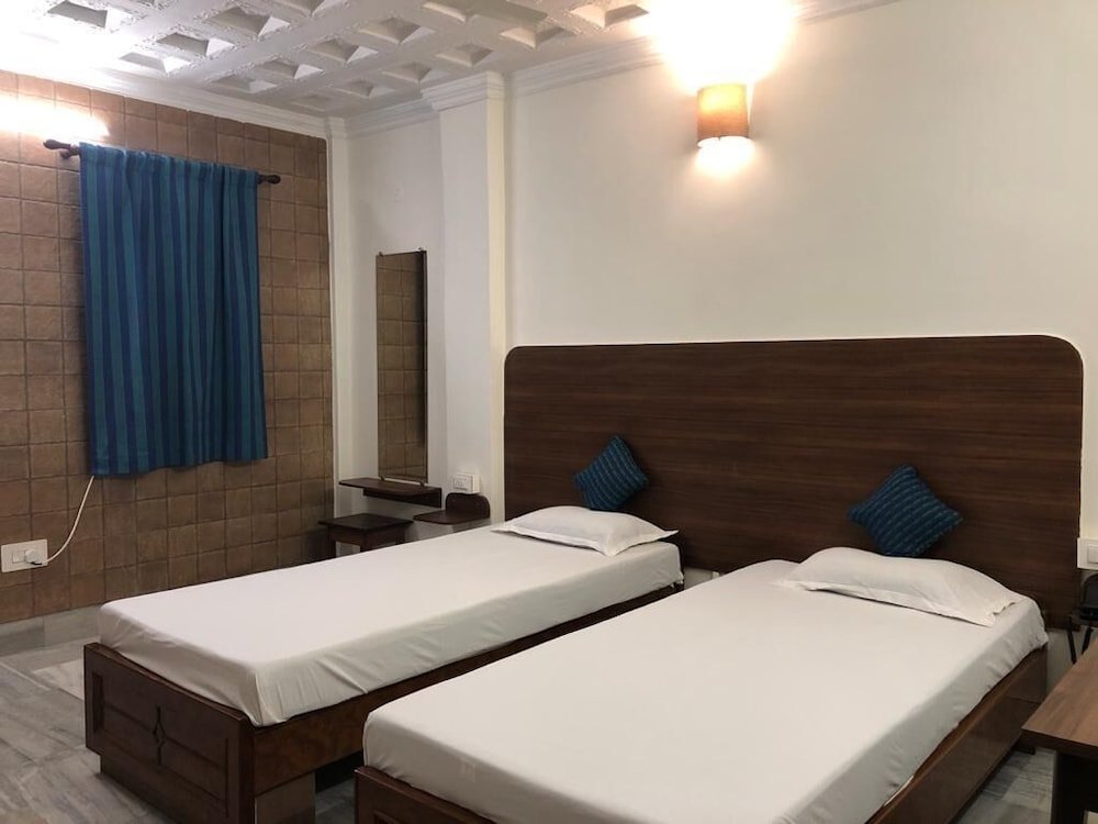Фото Hotel Saluja