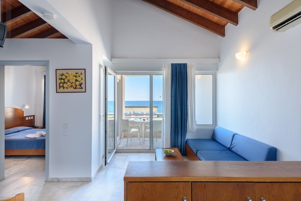 Фото Kostakis Beach Hotel