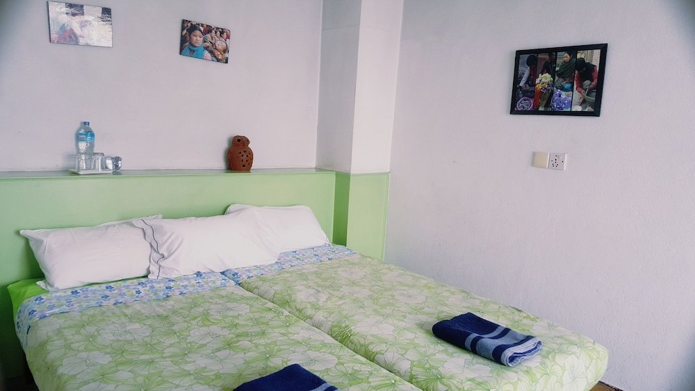 Фото Kathmandu Bed & Breakfast Inn