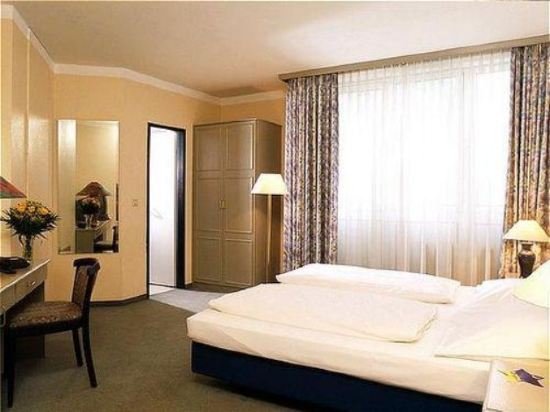 Фото Mercure Hotel Wuerzburg Am Mainufer