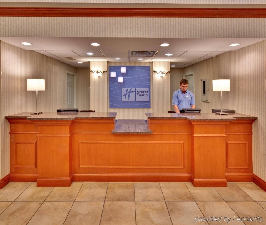 Фото Holiday Inn Express & Suites Vermillion