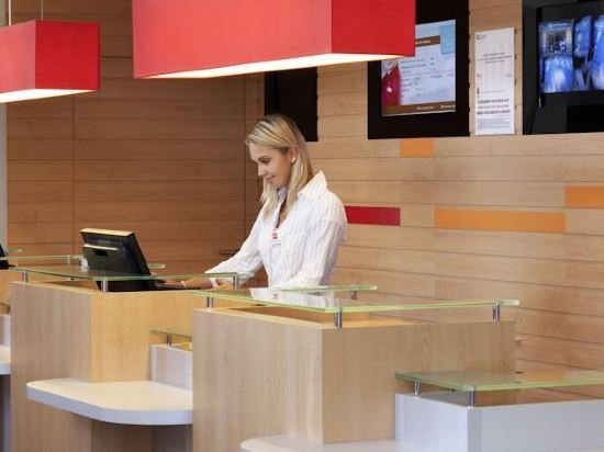 Фото Ibis Barcelona Santa Coloma