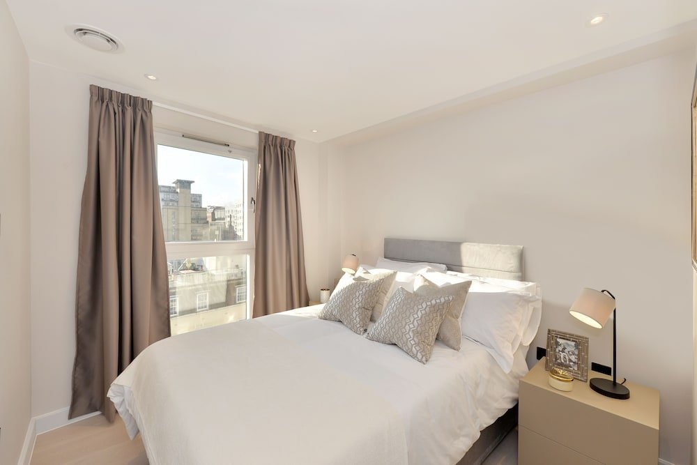 Фото Vauxhall Bridge Road by Q Apartments