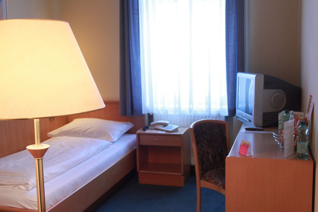 Фото отеля 2