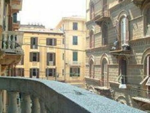 Гостиница Quiet Night Guest House в Специи