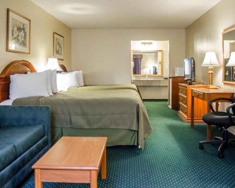 Фото Quality Inn near Manatee Springs State Park