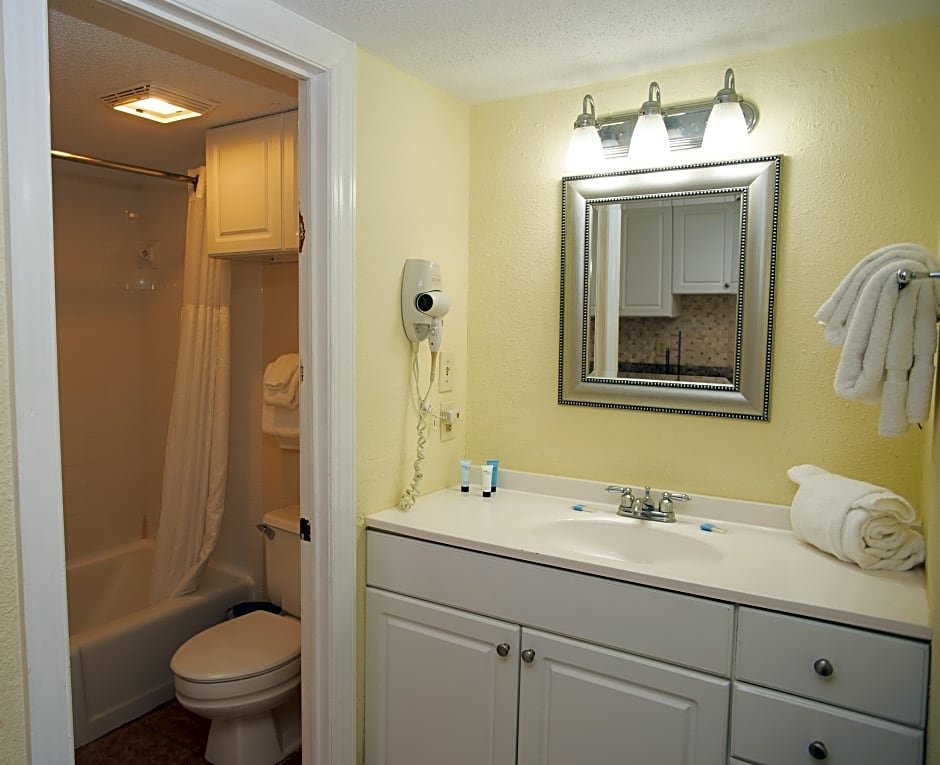 Фото Bluewater Resort