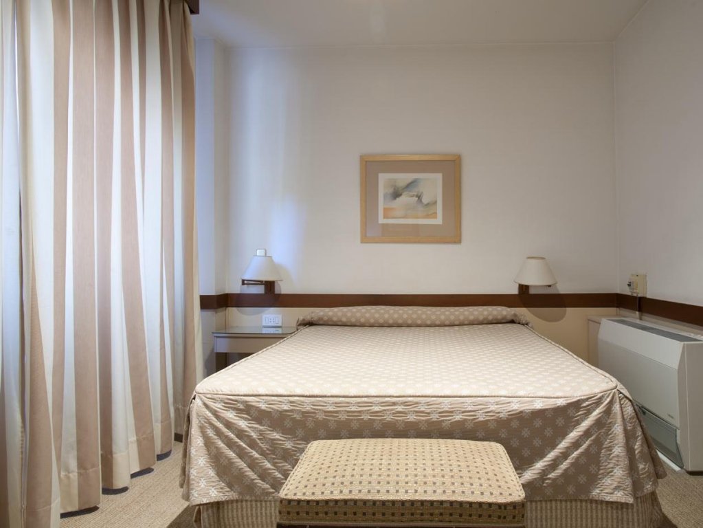 Фото Espahotel Plaza Basílica