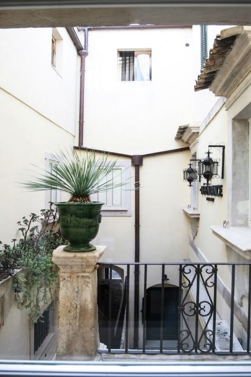 Фото La Dependance Hotel