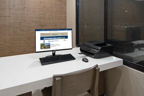 Гостиница Holiday Inn Express & Suites Valencia - Santa Clarita, an Ihg Hotel в Санта-Кларите