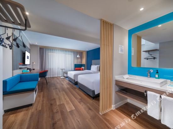 Фото Holiday Inn Express Ningbo City Center