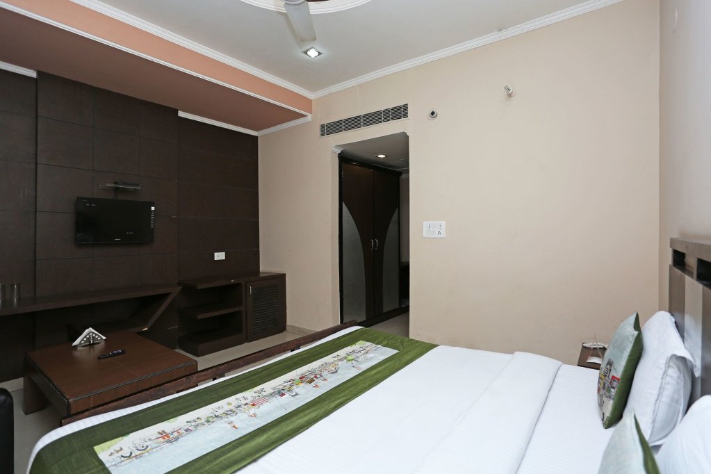 Фото Capital O 1299 Hotel Mukut Regency