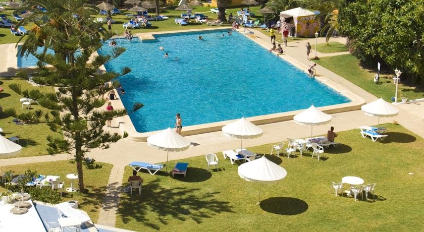 Фото отеля 2