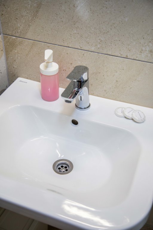 Фото Bright and Cozy Duplex Near City Center