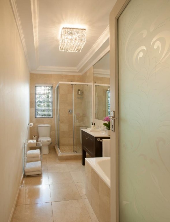 Фото The Clarendon - Bantry Bay