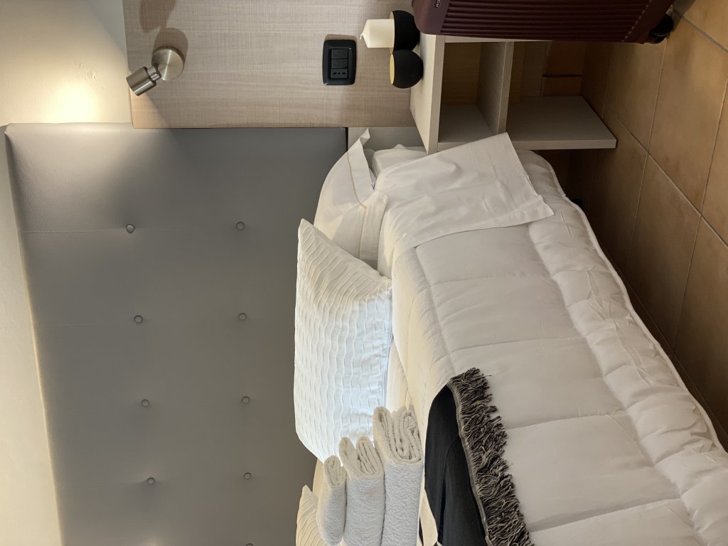 Фото Noah Beach Hotel