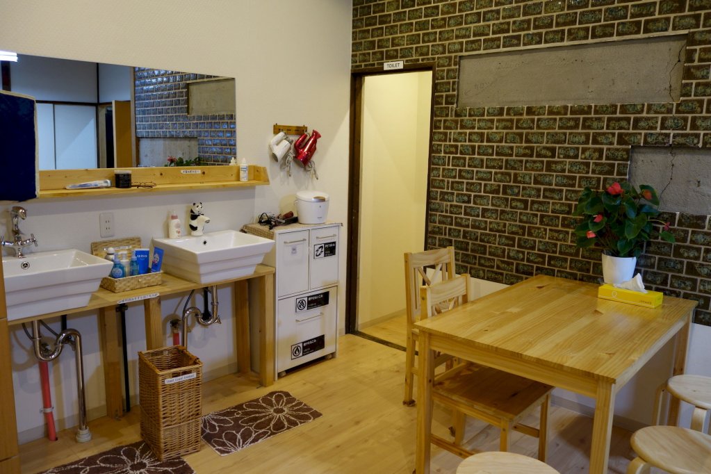 Фото Akicafe Inn Guesthouse