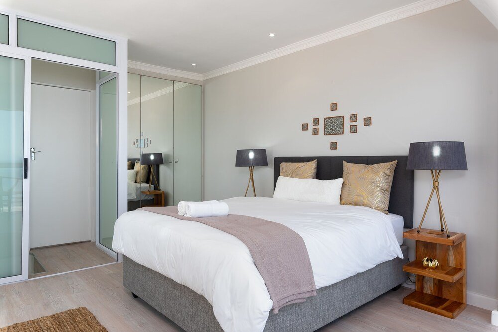 Фото Dolphin Bay II