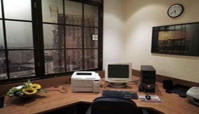 Фото Oyo Amsterdam Hotel