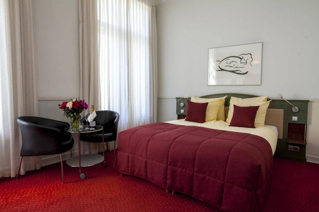 Фото отеля 2