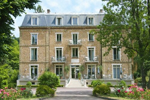 Гостиница Le Manoir De Sauvegrain в Версале