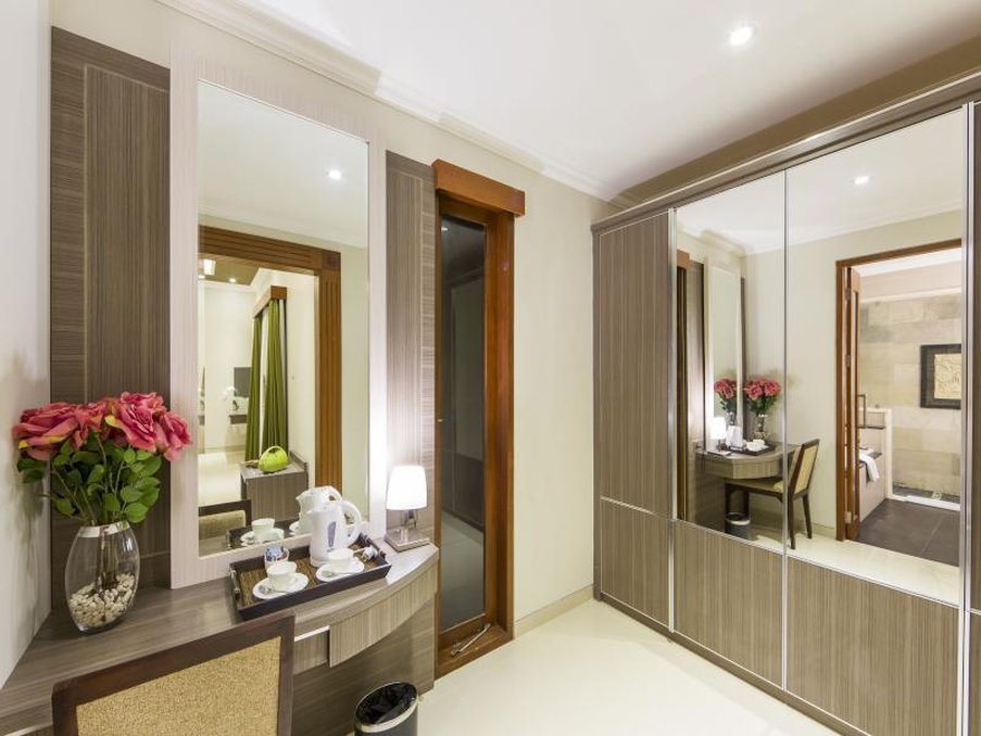 Фото The Banyumas Suite Villa Legian