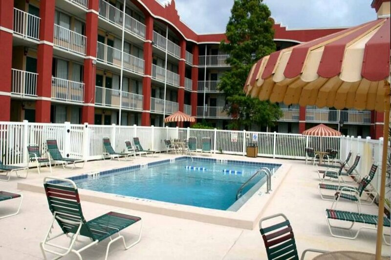 Гостиница Days Inn by Wyndham Orlando Near Millenia Mall в Орландо