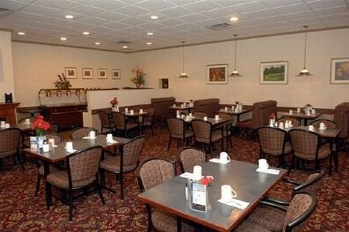 Фото Days Inn by Wyndham Drayton Valley